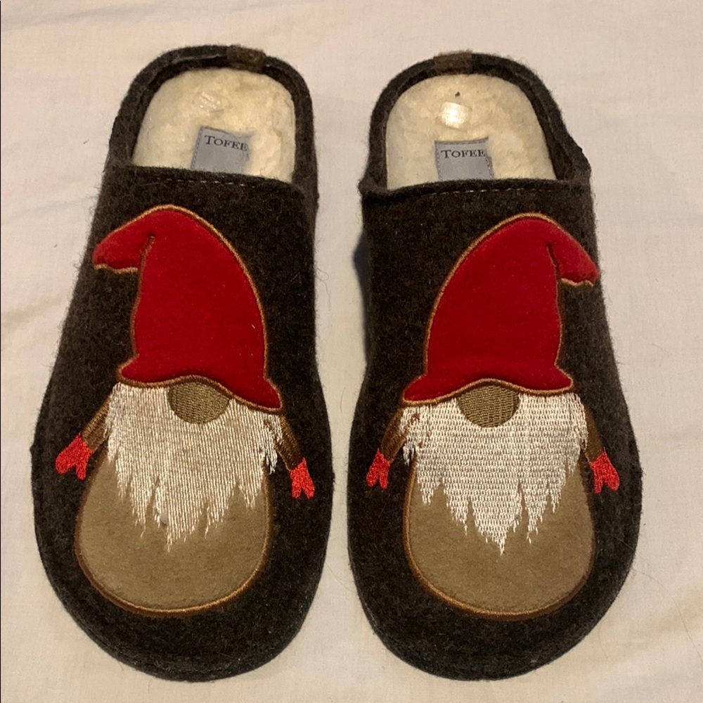 Tofee wool Gnome Slippers